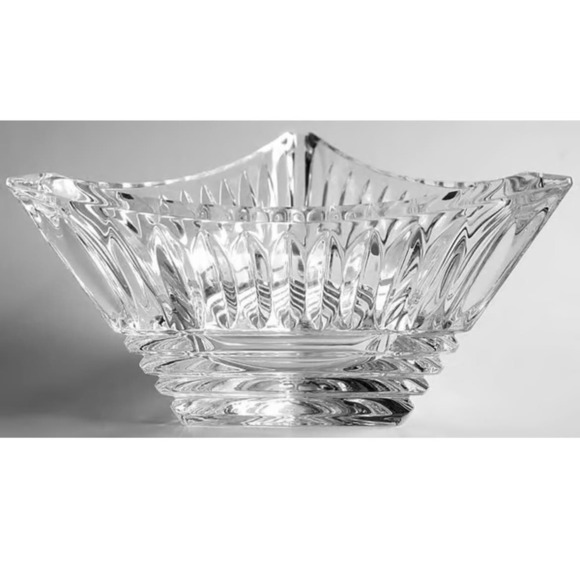 Vintage Mikasa Twilight Slovenia Clear-Cut Triangle Crystal Bowl - Picture 2 of 2
